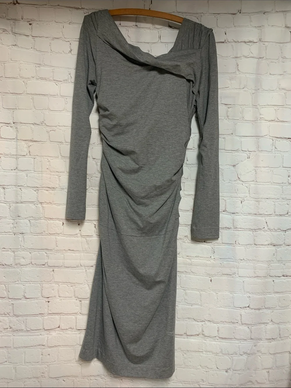 RARE Diane von Furstenberg Bentley Ruched Fitted Dress Medium - Picture 6 of 6